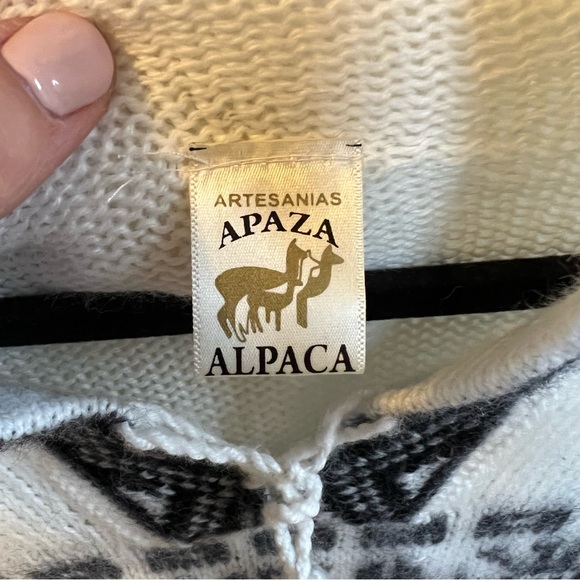 Apaza Alpaca White & Black Fringe Trim Hooded Sweater - Picture 3 of 3